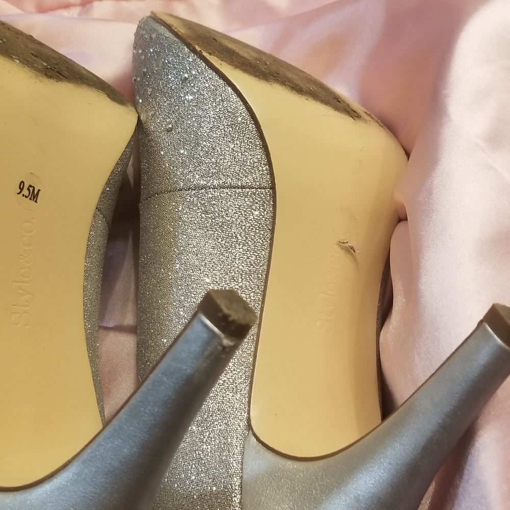 Style Co. Heels - Picture 3 of 4